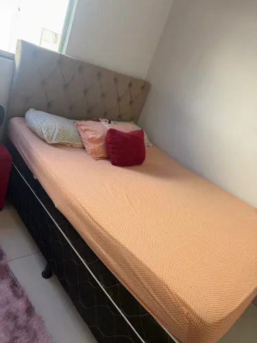 Cama box com cabiceira
