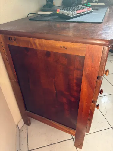 Mesa madeira maciça 8 gavetas 