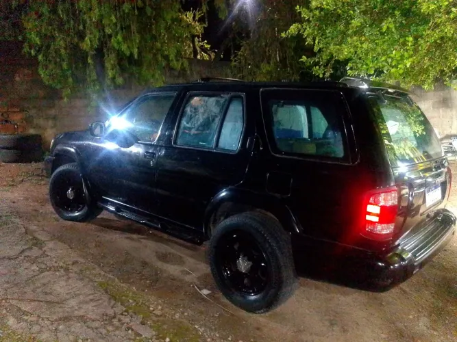 Nissan Pathfinder SE Luxo 3.3 V6 12V 2000
