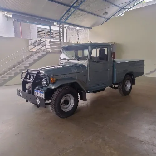 Toyota Band.Picape CD 2P Chassi Longo Diesel 1981