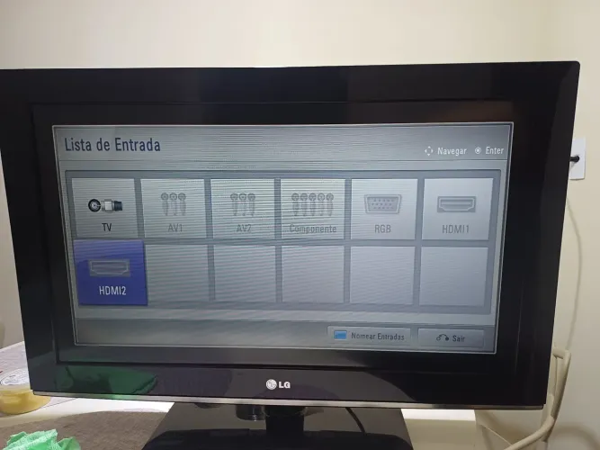 TV LG 32" LCD (Modelo 32LD350) - Leia o Anúncio (Barata)
