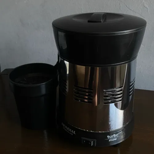 Extrator de Sucos Mondial Premium Inox 250W (BIVOLT) | Estado de Novo