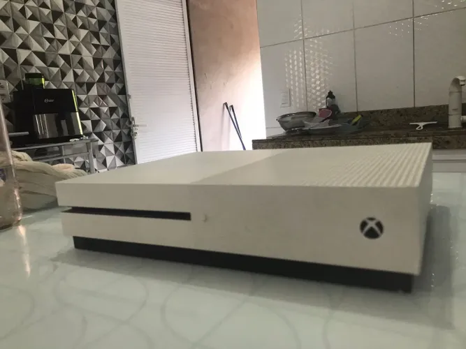 Xbox one s + Jogos + gta 4 midia fisica (xbox 360)