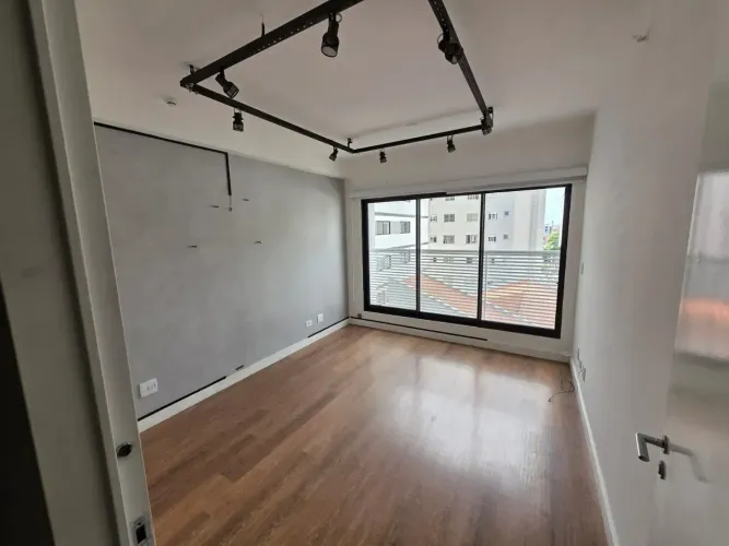 Sala Comercial Para Locação no Ed. Acque Verdi em Curitiba