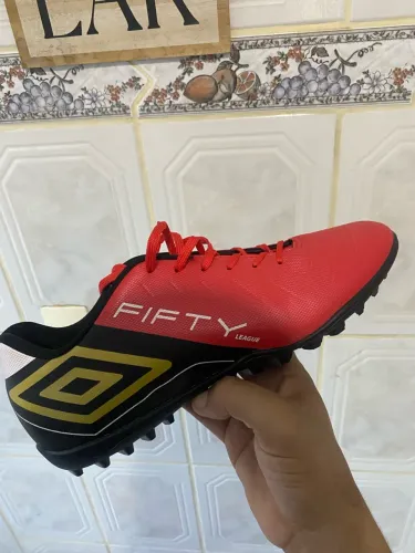 Chuteira Society Adulto Umbro Fifty VI League | Usada apenas 2 vezes