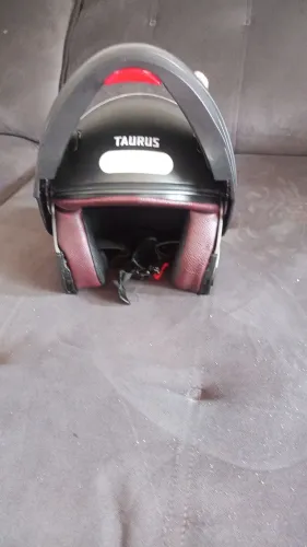 Capacete taurus