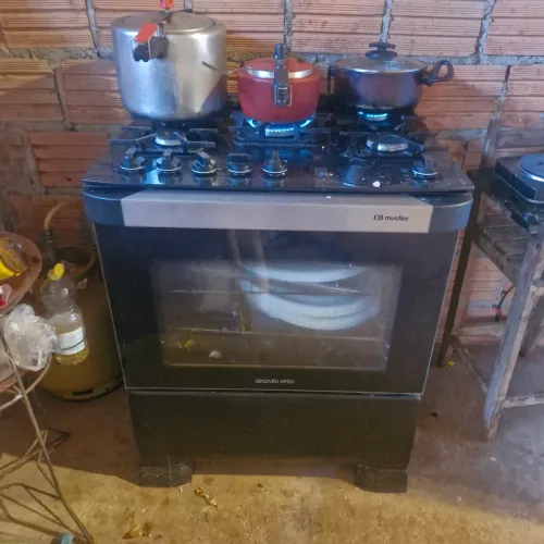 Vendo fogão semi novo
