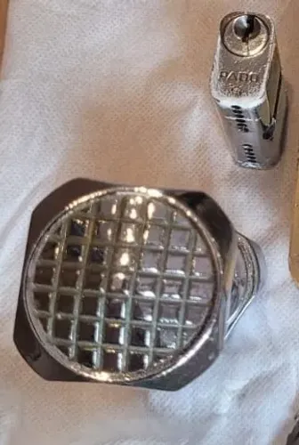 Fechadura Cromada PADO para porta de Entrada