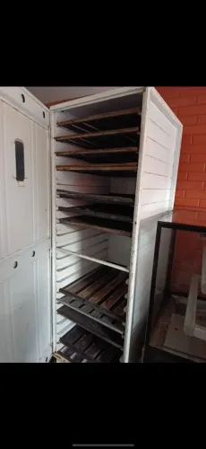 Vendo carrinho de pão + esqueleto