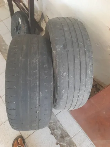 Vendo 2 pneus aro 15