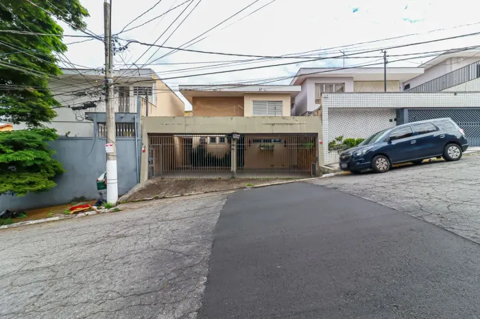 Casa comercial na Rua Professora Heloísa Carneiro, 270 180 m²