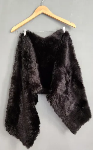 Estola/bolero pele fake