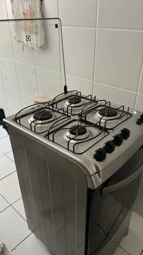 Fogão quatro bocas