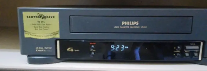 Vídeo Cassete Philips 4 Cabeças Nunca consertado único dono Ligando