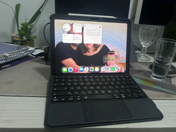 iPad 11 Air com teclado, caneta e película fosca 