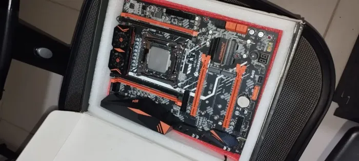 Kit Xeon X99 - Huananzhi BD4 + E5-2666 v3 + Cooler