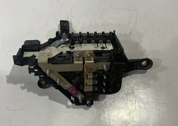 Placa Caixa Fusíveis Bateria Mercedes C300 2.0 2018 2019