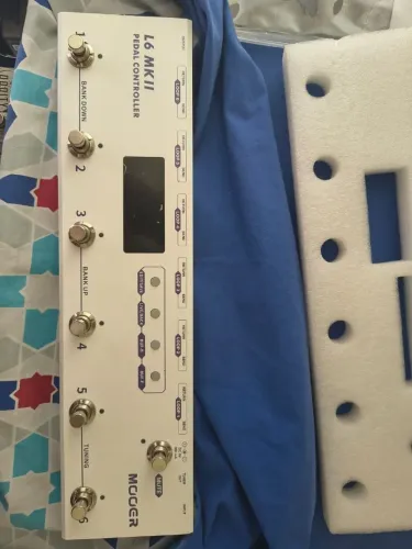 Mooer L6 MK2 (Controlador)