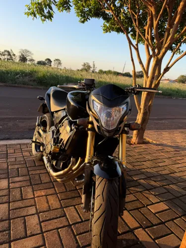Hornet 2014 26.000 km muito nova
