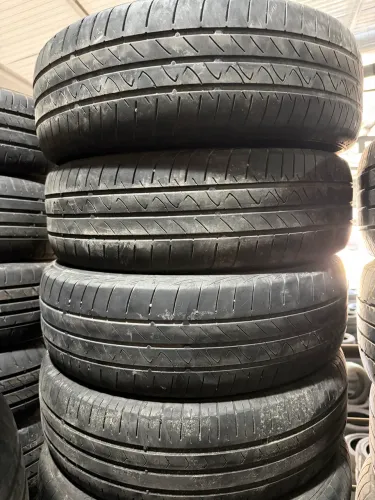 Pneus 185/65/15 marca continental semi novos 