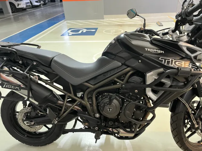 Triumph Tiger 800 XRX 2019 - Preta - Impecável. 54.800$