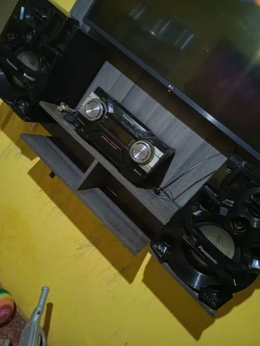 Vende se aparelho de som Panasonic motivos de viagem 