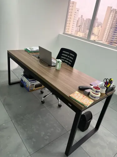 Mesa e cadeira para escritório