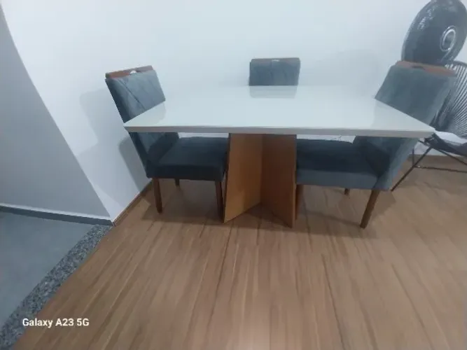 Mesa de jantar 1.60 por 90 (Somente a mesa)