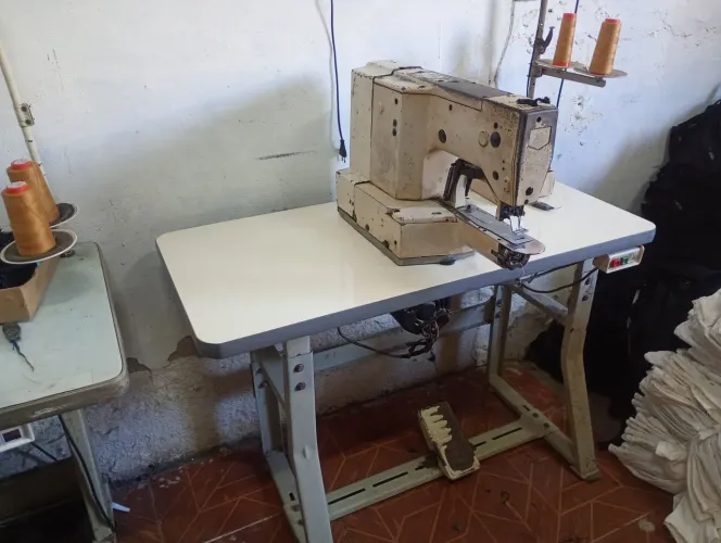 Máquina de travete 