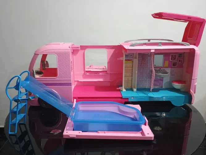 Trailer dos sonhos da Barbie