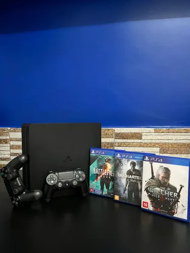 PS4 Slim - MUITO NOVO