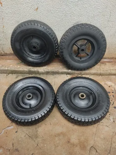 Quatro rodas com pneu novos não faço menos e não entrego $230 cada