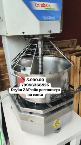 Masseira e cozinheira profissional 