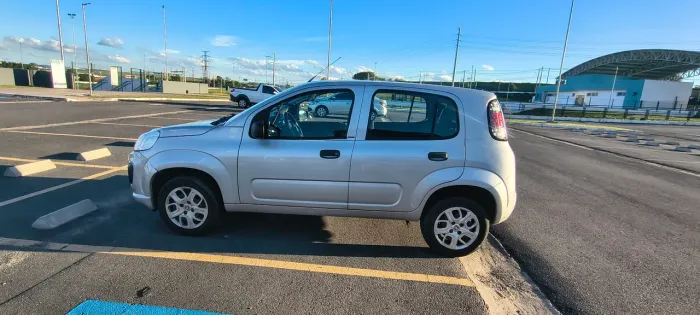 Fiat Uno Attractive 1.0 Flex 6V 5P 2017
