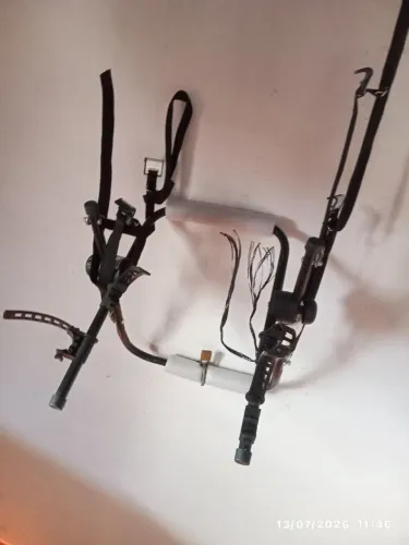 Vendo suporte de bicicleta para por em carro( suporta até duas bicicletas)