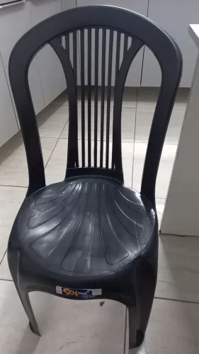 Cadeira de plástico 