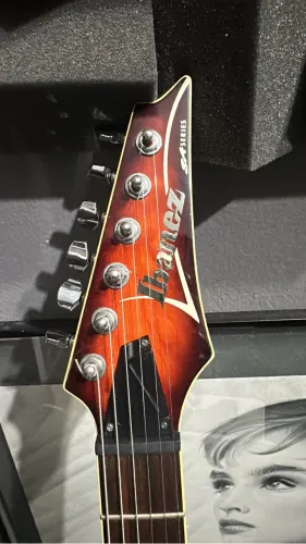 Guitarra Ibanez SA 360 qm