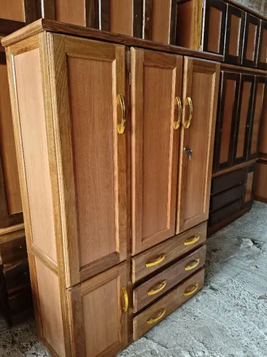 Guarda roupa de solteiro 3 portas novo