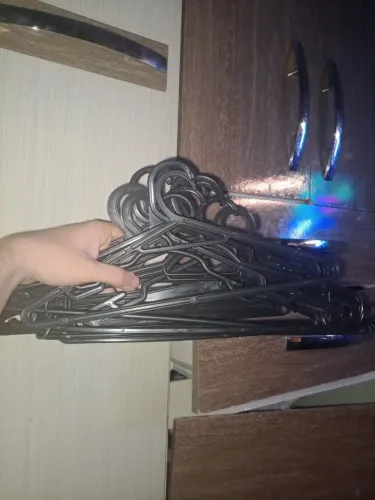 Kit com 20 Cabides pretos