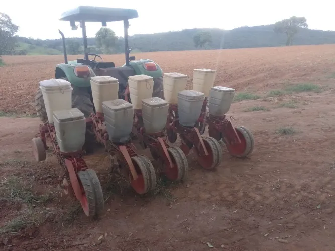 Plantadeira jumil 2040 5 linhas