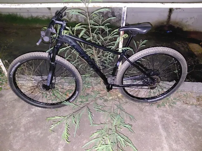 BICICLETA 29 GROOVE ALUMINIO 17 GRUPO SRAN SUSPENÇÃO ROCKSHOK * 5000,00
