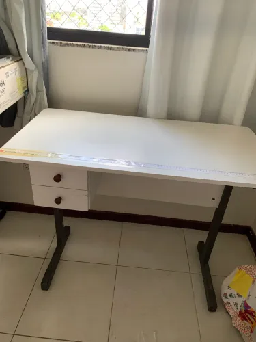 Mesa para máquina de costura