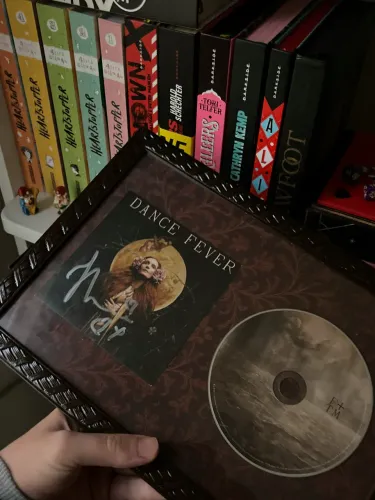 Combo CD - Dance Fever (autografado) + Everybody Scream