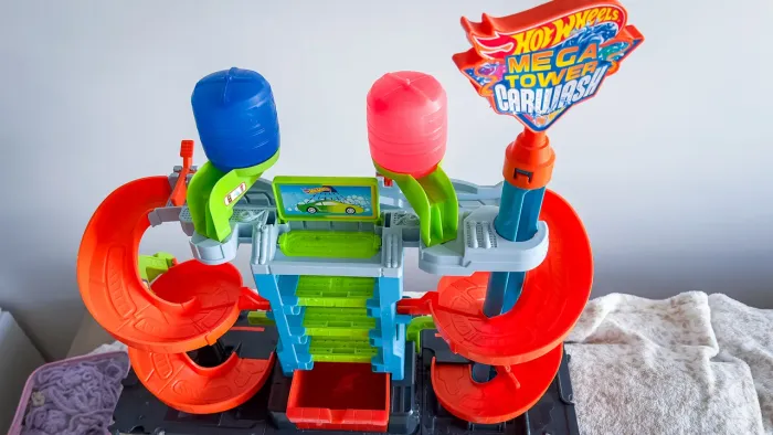 Hot Wheels City Pista de Brinquedo Lava-rápido Mega Torre