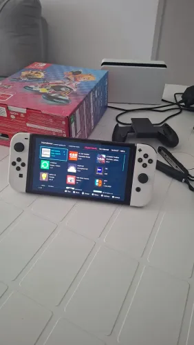 Vendo: Nintendo Switch OLED Desbloqueado (emuNAND) + MicroSD 256GB + case