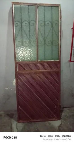 PORTA DE FERRO COM VIDRO COMPLETO