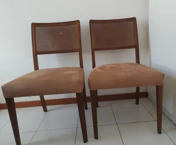 Par de Cadeiras para mesa de jantar ou sala.