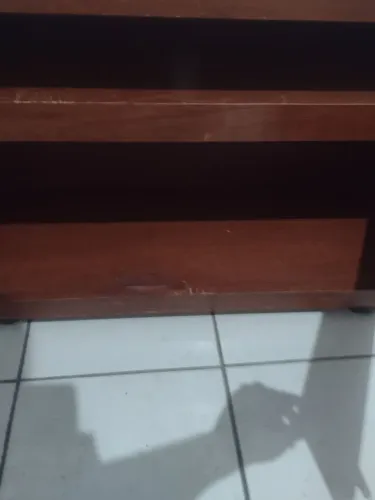 Vendo rack de madeira