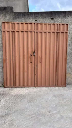 PORTÃO DE FERRO EM LAMBRI MEIA CANA