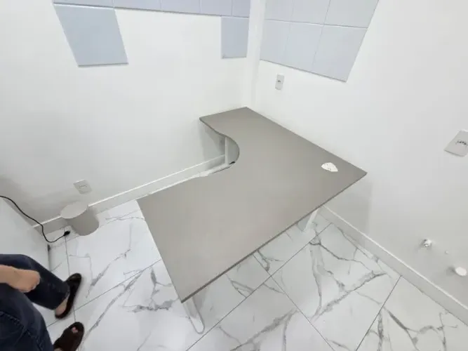 Mesa de Escritório L 1400X1400 Cinza